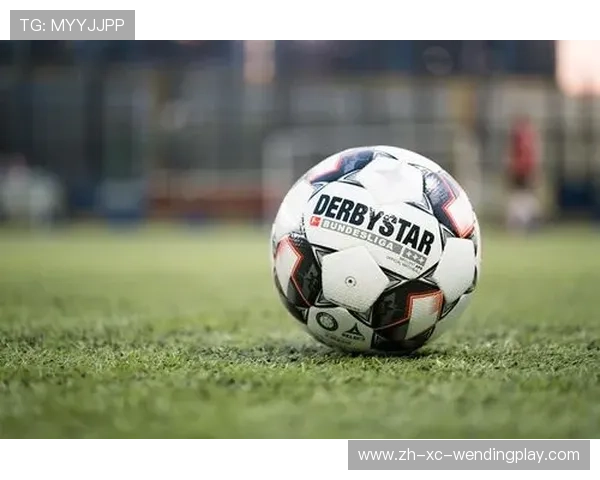 德甲元素蛋糕设计 足球迷的生日首选 德甲元素蛋糕设计 足球迷的生日首选